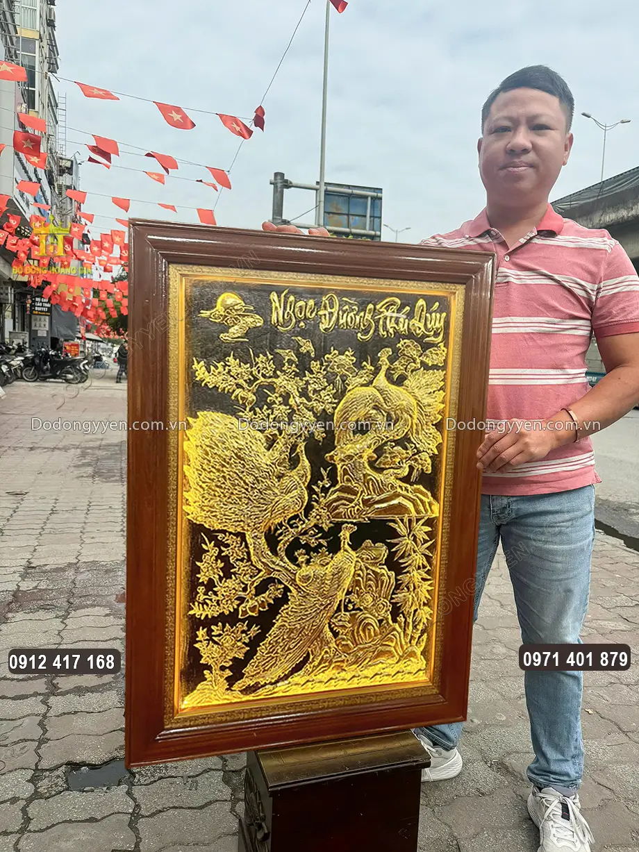 H&igrave;nh ảnh nh&igrave;n nghi&ecirc;ng của bức tranh đồng